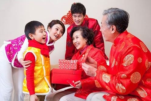 nguoi-lon-tuoi-li-xi